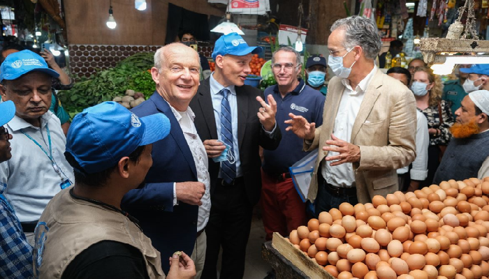 Dutch Secretary-General visited food market in Dhaka