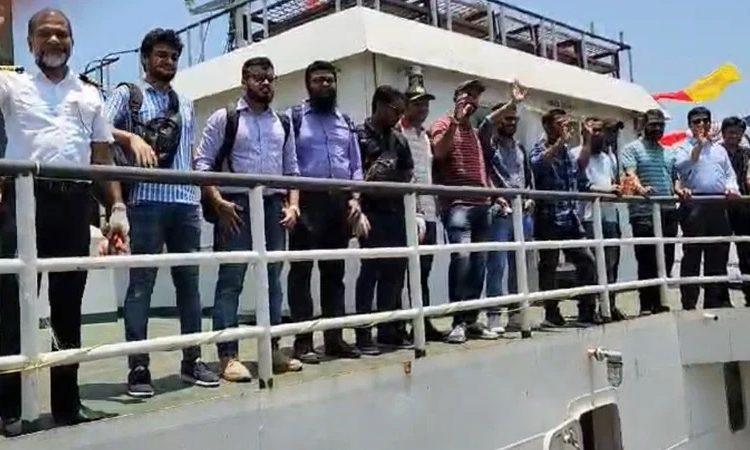 23 sailors of MV Abdullah reach shore after release from Somali pirates
