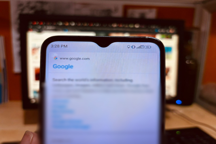 Mobile internet resumes after 11 Days, Users to get free data