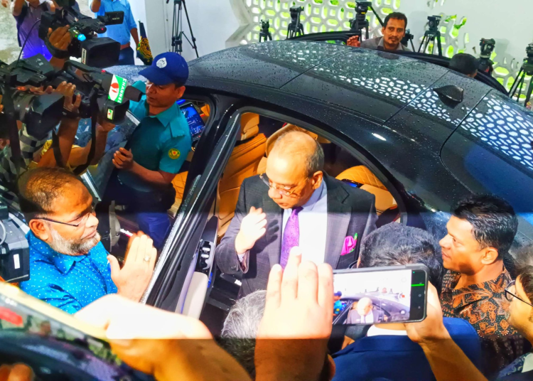 Justice Syed Refat Ahmed, the 25th Chief Justice of Bangladesh, took his oath of office on Sunday afternoon and arrived at the Supreme Court directly afterward