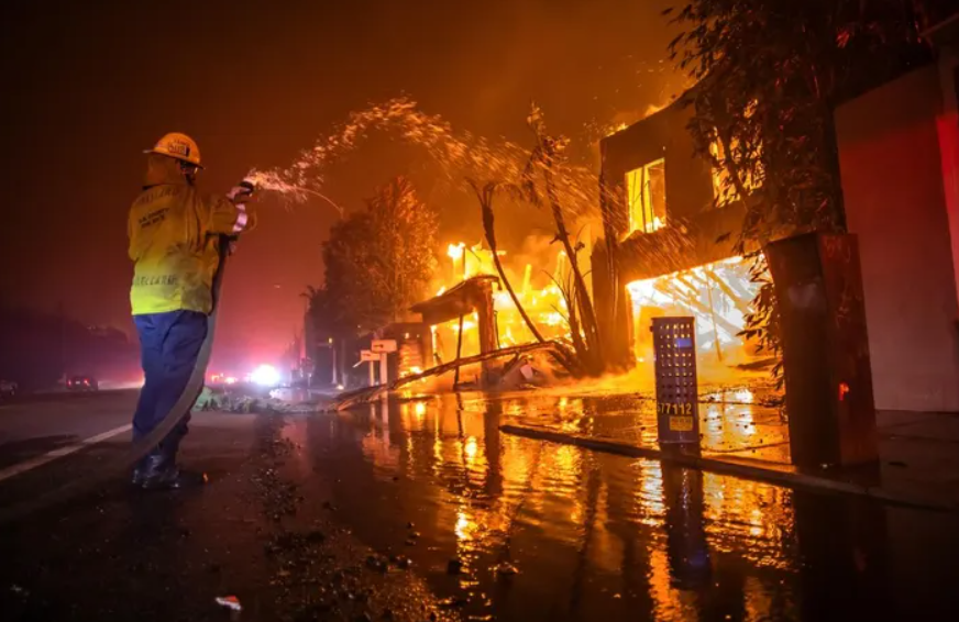 Los Angeles Wildfires: Thousands Evacuated as Blazes Continue to Spread”
